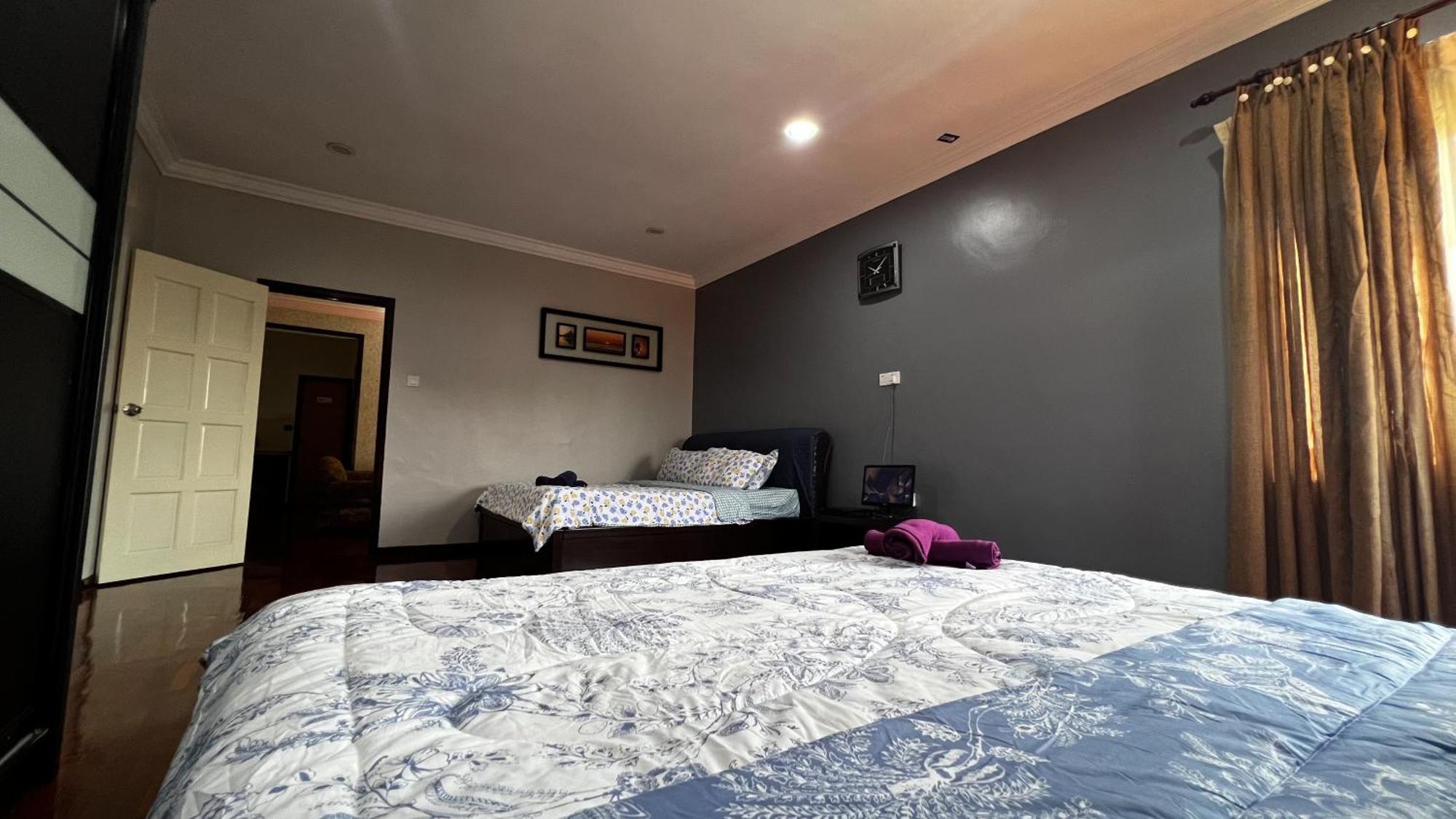 Yb Guest House 4 Bilik 5 Katil Chukai Екстер'єр фото