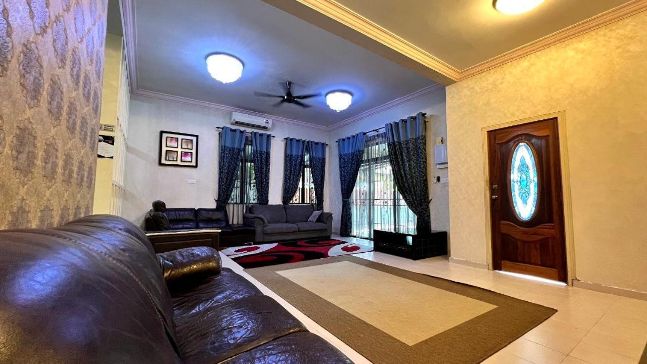 Yb Guest House 4 Bilik 5 Katil Chukai Екстер'єр фото