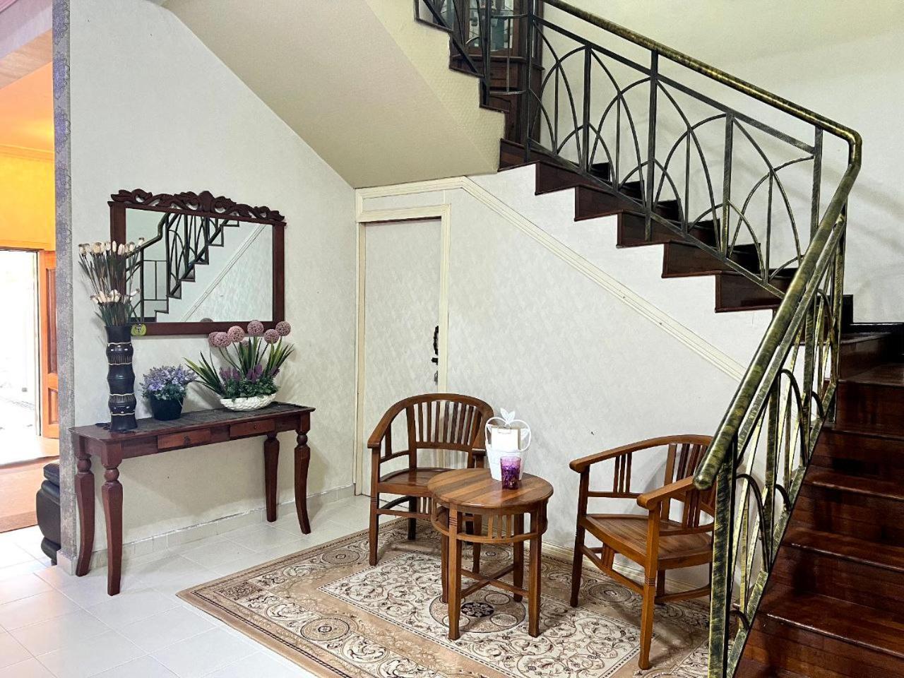 Yb Guest House 4 Bilik 5 Katil Chukai Екстер'єр фото